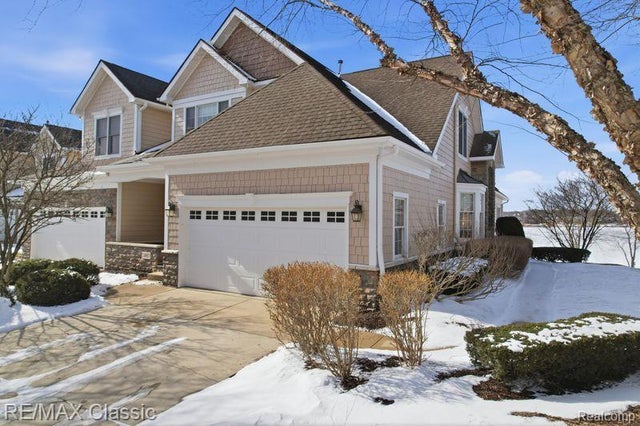 24803 Reeds Pointe Drive, Novi city