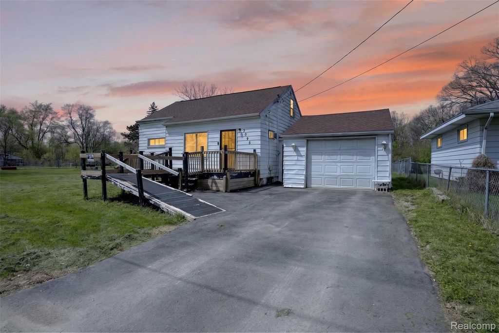 3095 Maywood Drive, Mt. Morris township