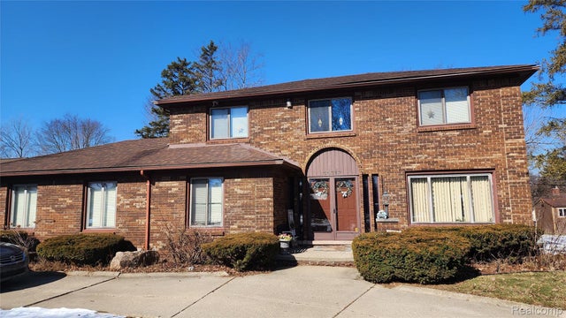 35312 Northmont Drive, Farmington Hills city