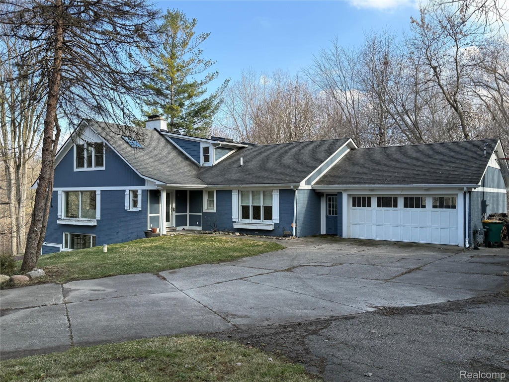 26057 Hidden Valley Drive, Farmington Hills city