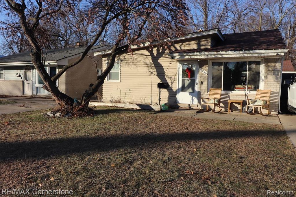 25236 Hopkins Street, Dearborn Heights city
