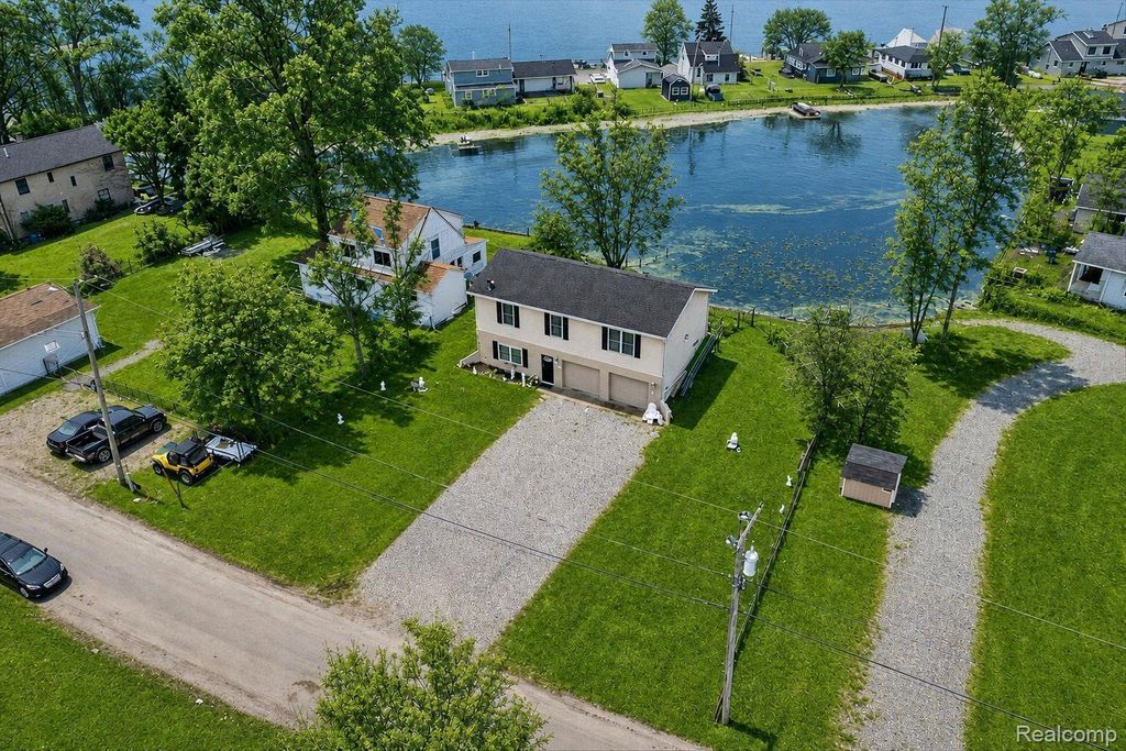 6198 Brancheau Road, Berlin charter township