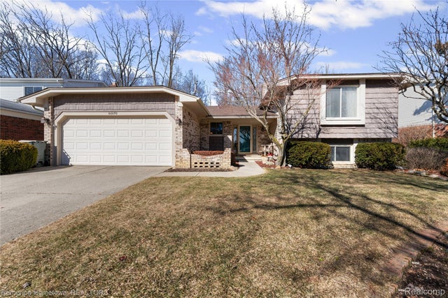 46490 Bartlett Drive, Canton charter township