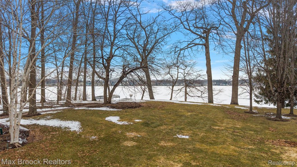 Stratton Ridge Dow 4740 Dow Ridge Road, Orchard Lake Village city Property Listing: MLS ...