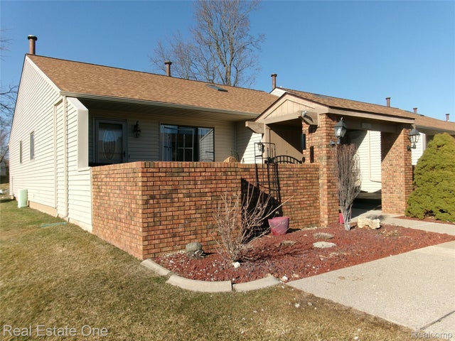 62072 York Town Drive 1, South Lyon city