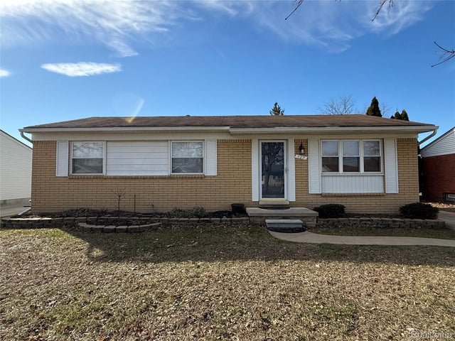 429 Cambridge Avenue, South Lyon city