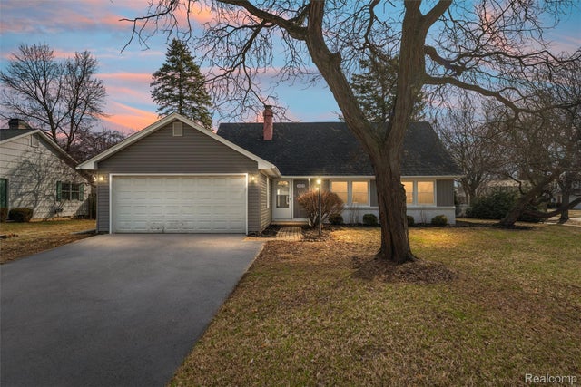 4824 Hyde Park Drive, Troy city