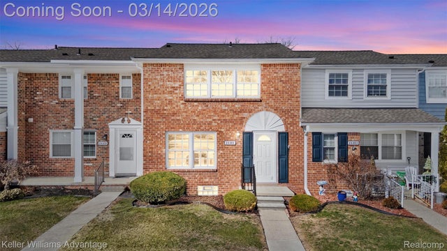 24461 Olde Orchard Street, Novi city