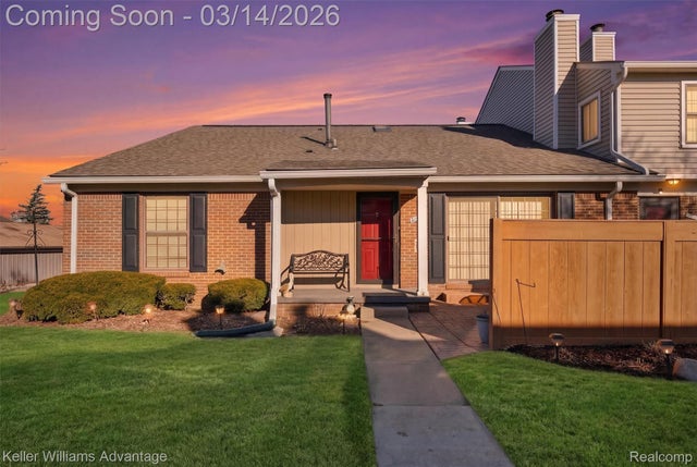 40015 Crosswinds Drive, Novi city