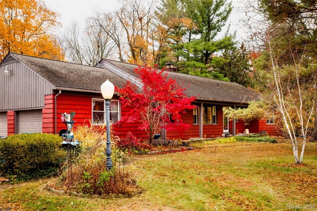 13961 Ridgewood Drive, Plymouth charter township