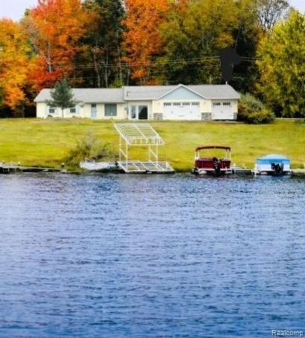 11328 Old Pierce Road, Stanwood village