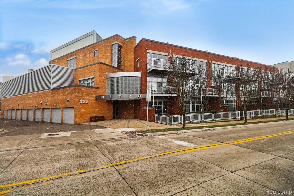 322 E Harrison Avenue, Royal Oak