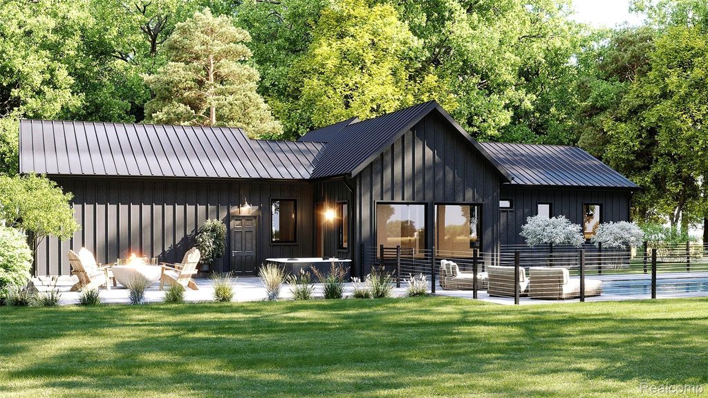18018 Hoder Road, New Buffalo township