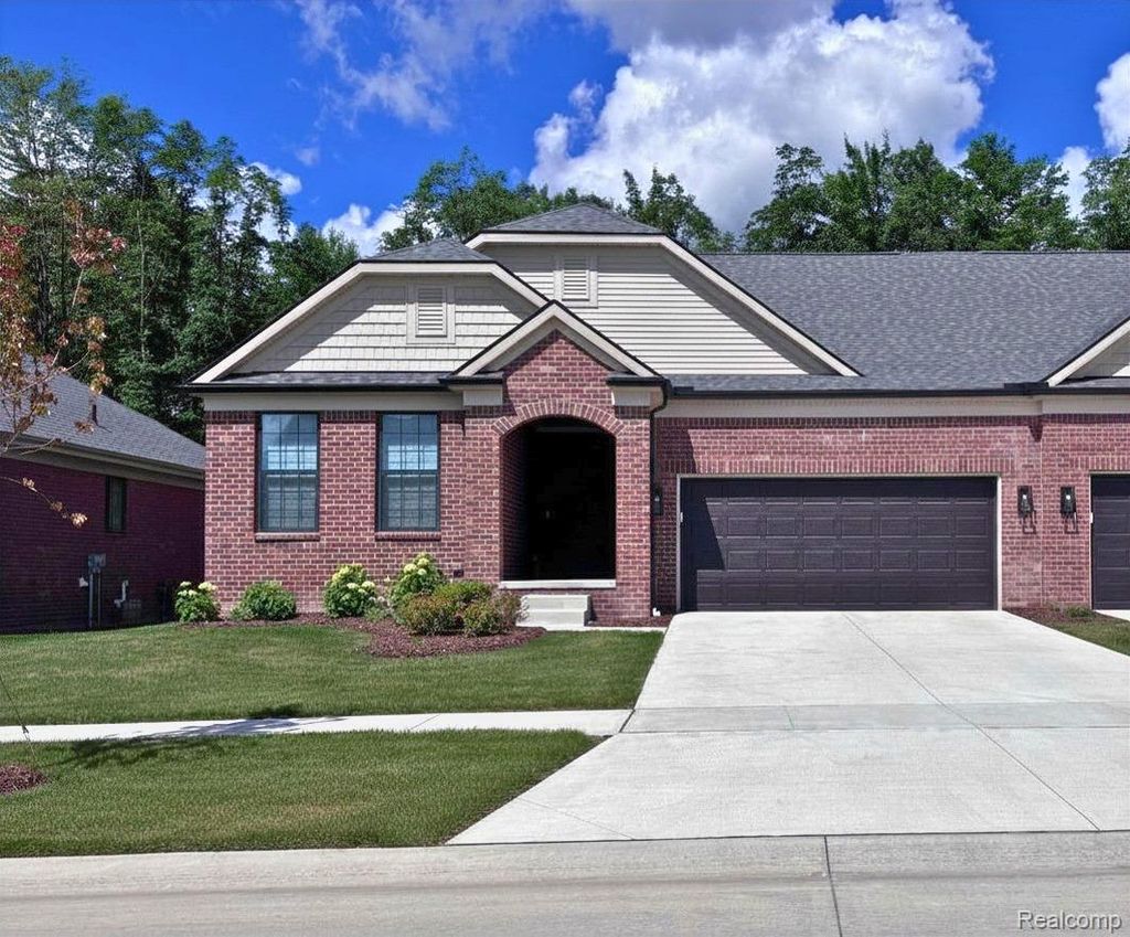 55789 Oak Pointe Drive, Shelby charter township