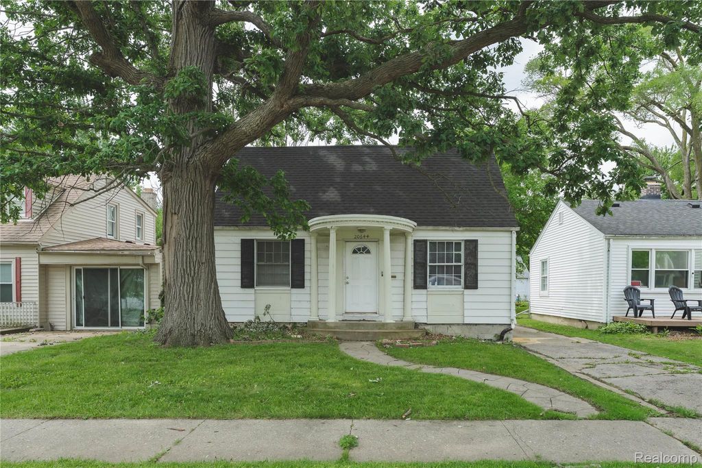 20644 Elkhart Street, Harper Woods city