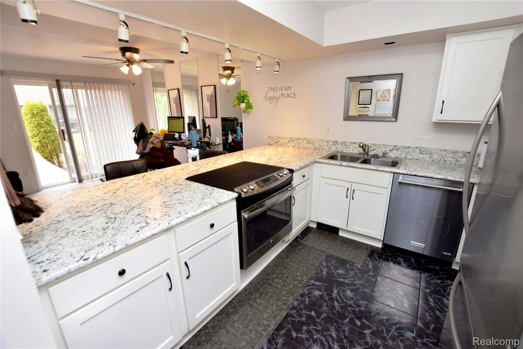 2525 White Oak Place, Flint
