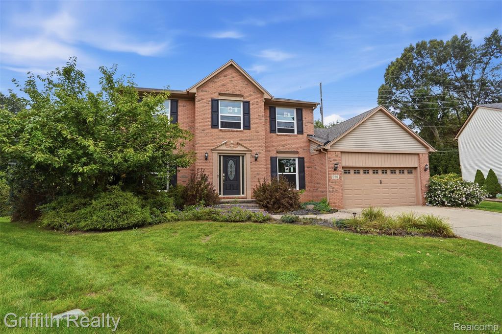 938 Meadowbrook Court, Milford village