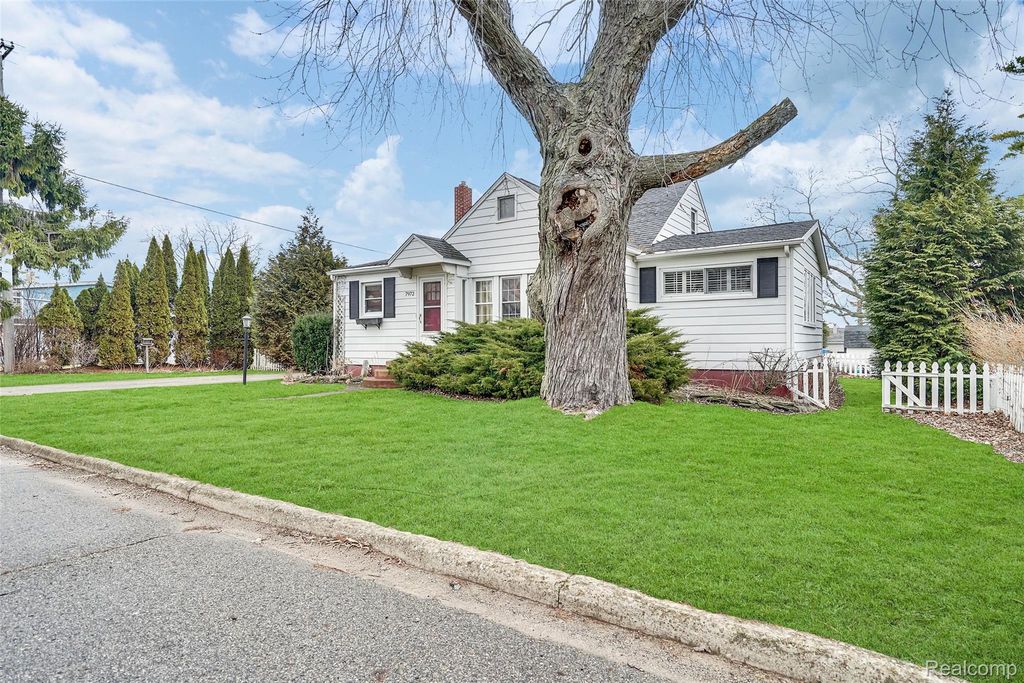 7972 3rd Street, Forestville