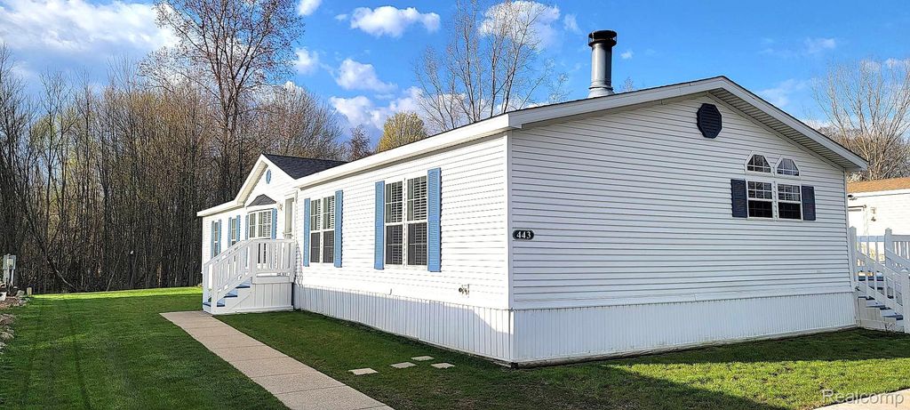 443 Pond View Drive, Morrice village