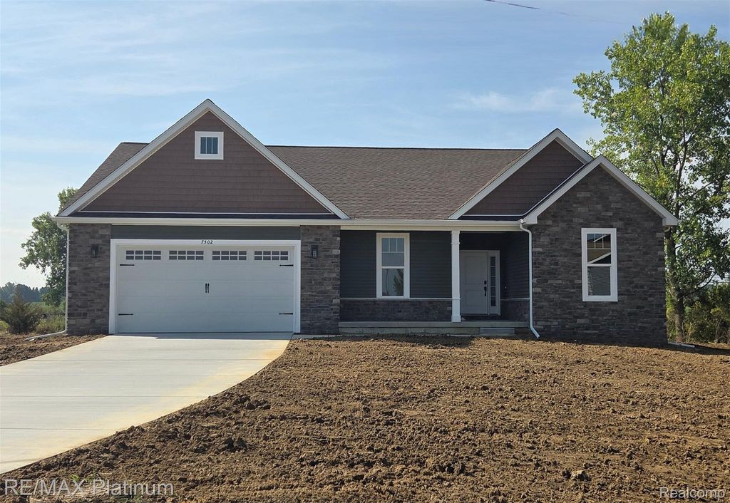 7502 Skylar Court, Mundy township