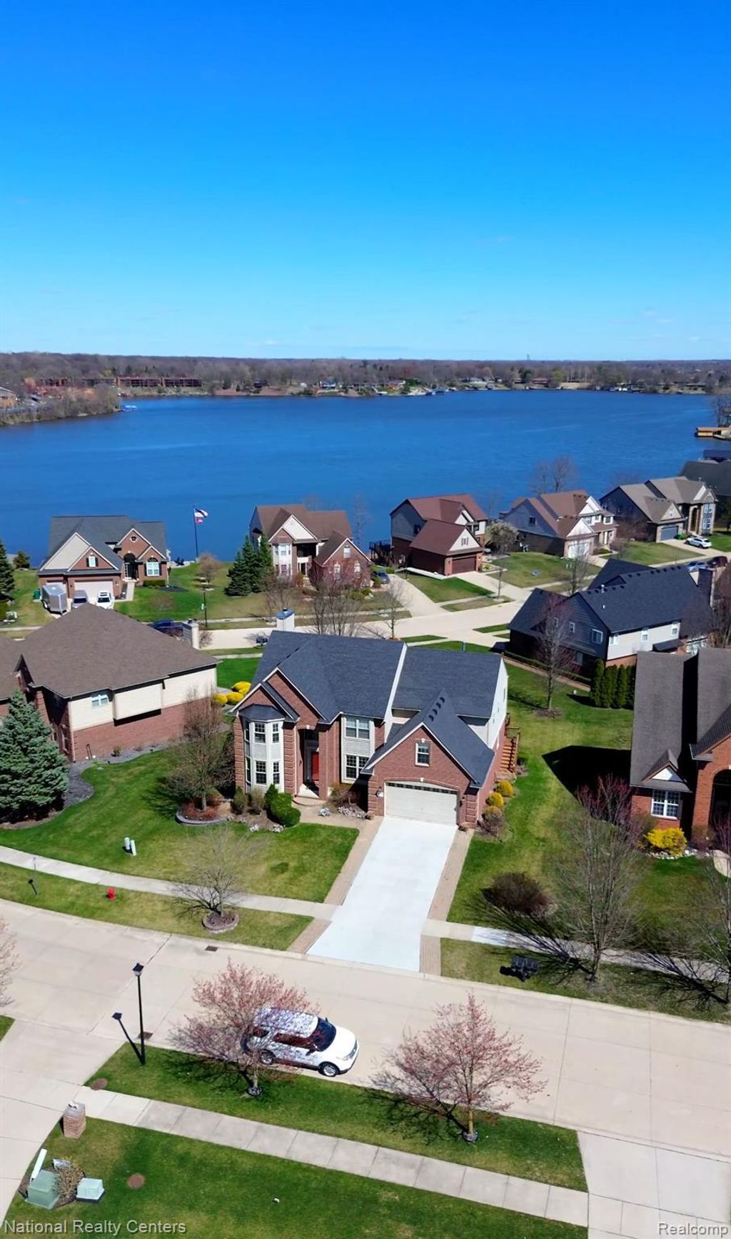 12881 Nautica Drive, Van Buren charter township