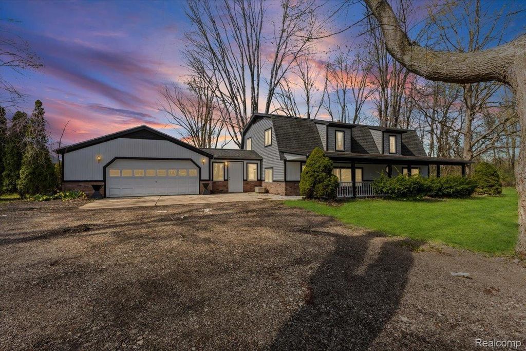 47339 Jefferson Avenue, Chesterfield township