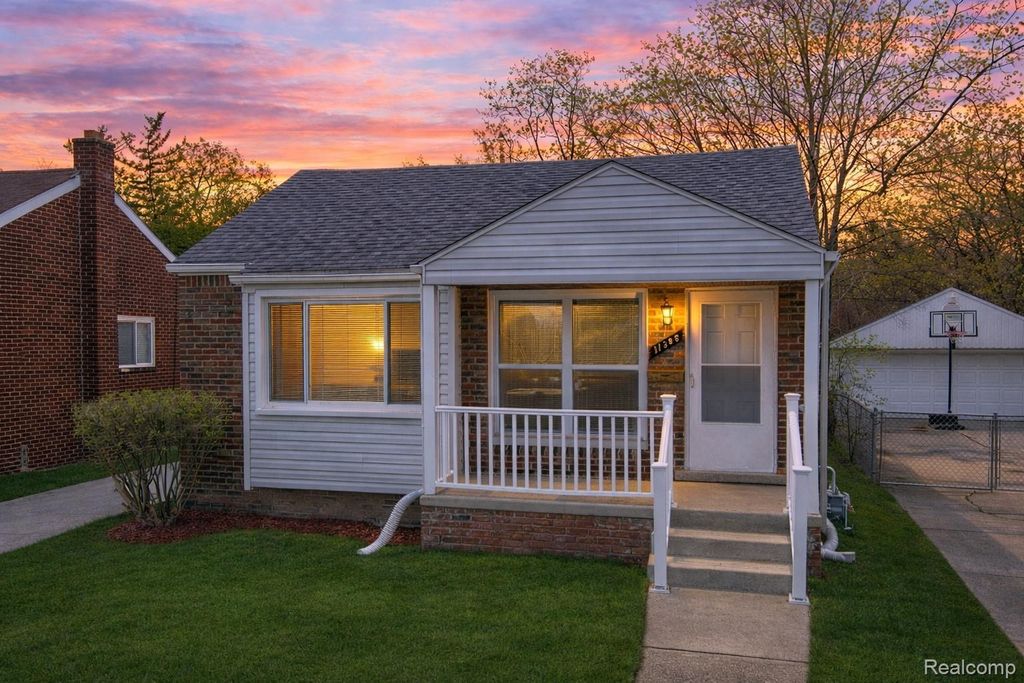 11395 Hazelton, Redford charter township