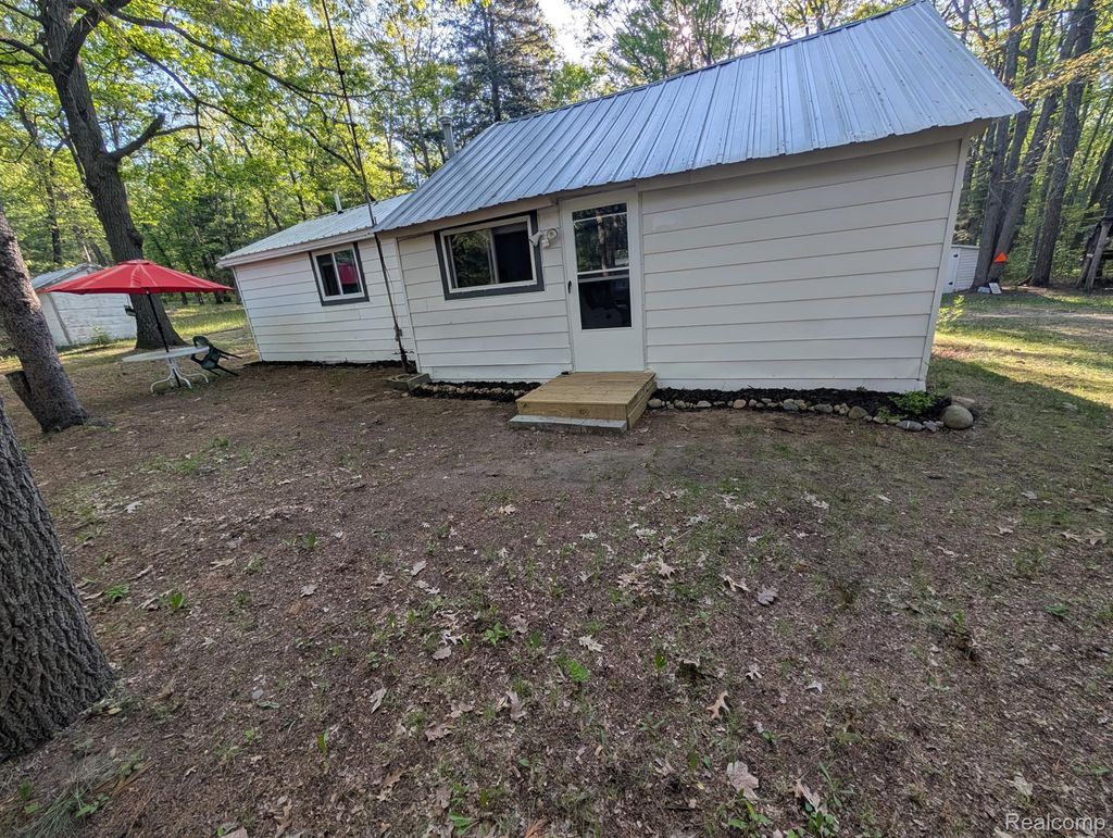 3821 S Townline Road, Denton township