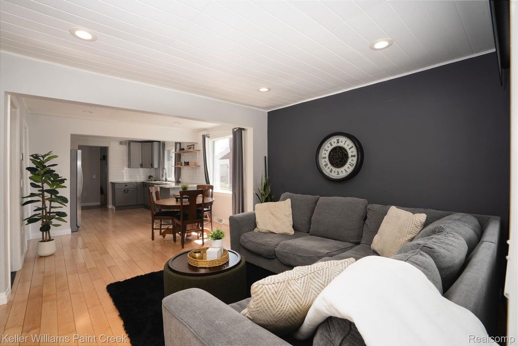 21414 Westview Avenue, Royal Oak charter township