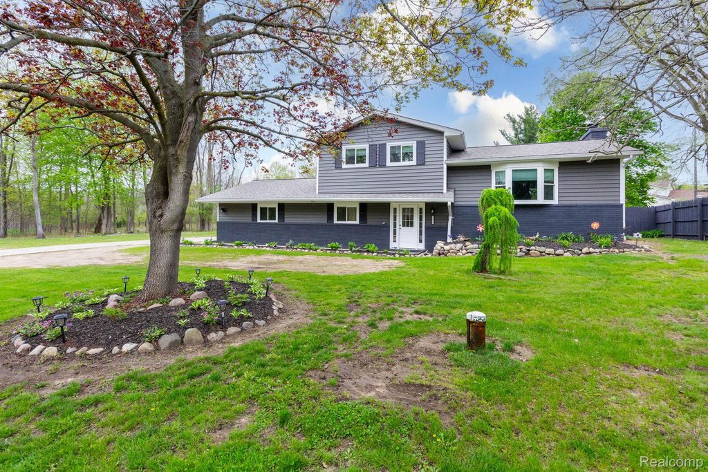 1337 Haines Road, Lapeer