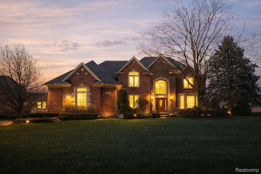 54182 Queensborough Drive, Shelby charter township