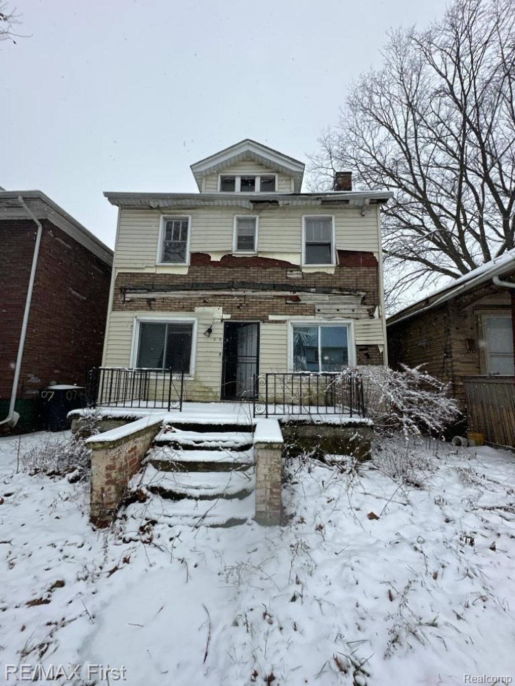9613 American Street, Detroit city