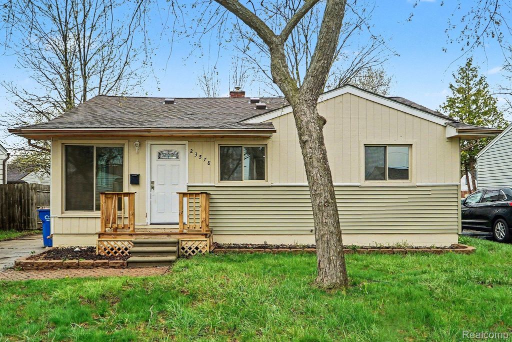 23578 Blackett Avenue, Warren city