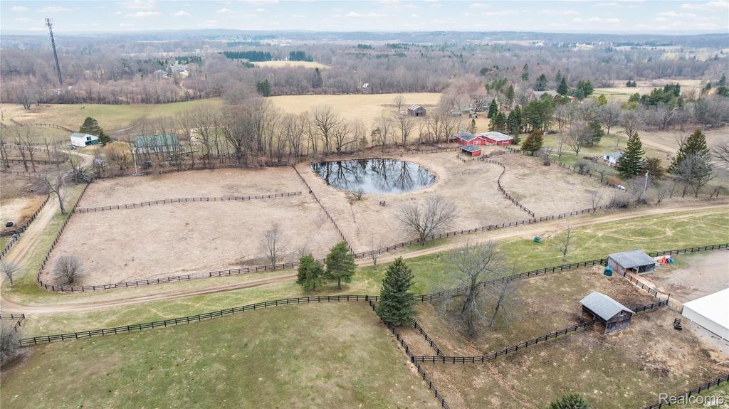 1261 Brauer Road, Metamora village