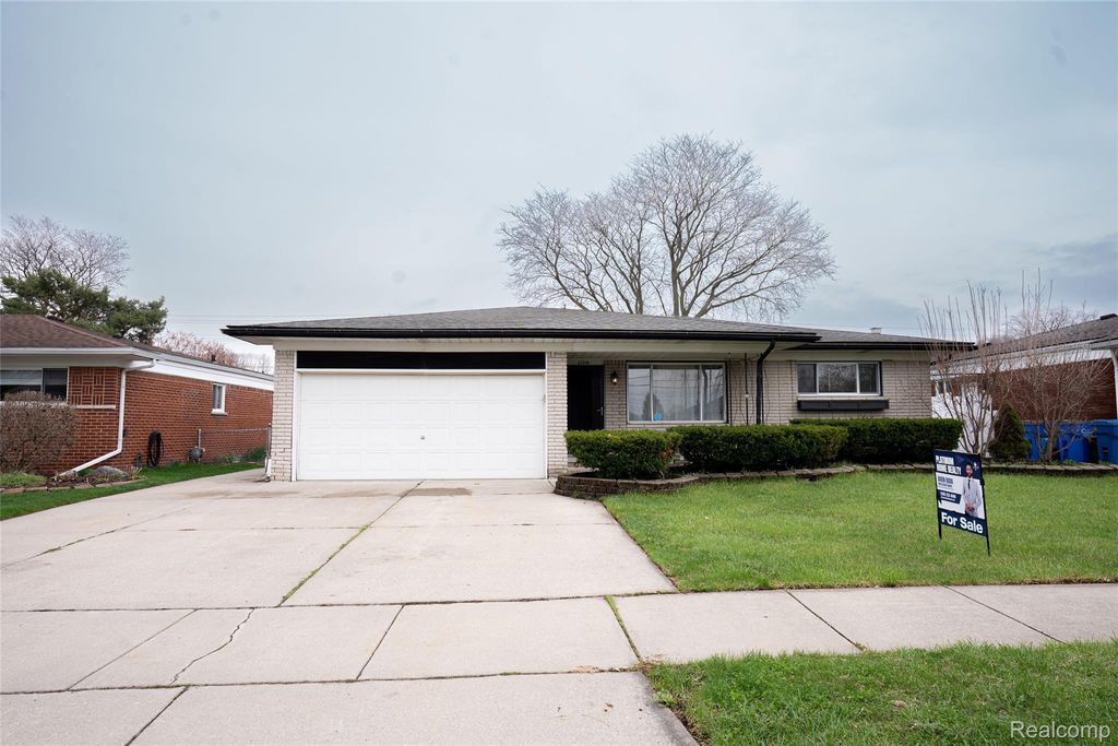 32514 Gainsborough Drive, Warren city