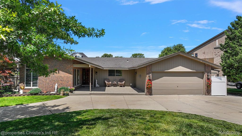 37337 Lakeshore Drive, Harrison charter township