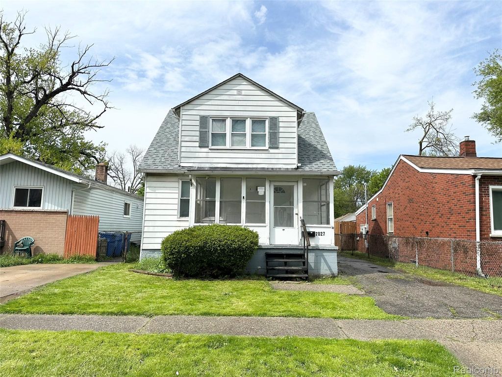 7027 Meadow Avenue, Warren