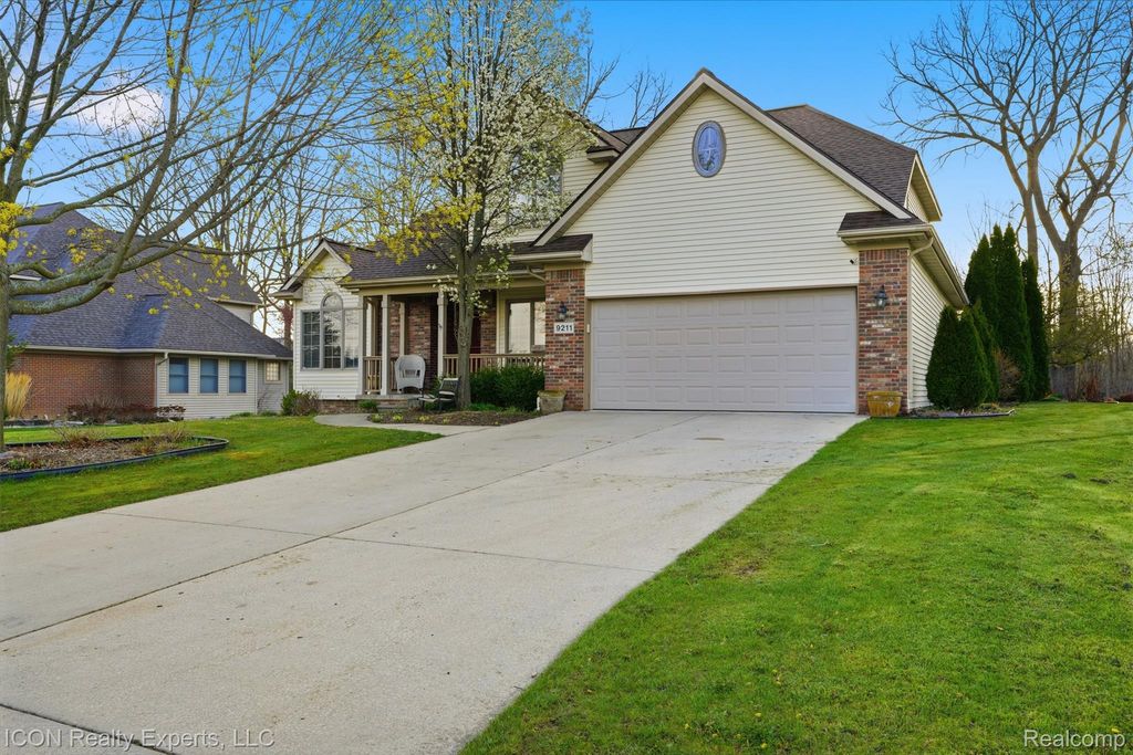 9211 Meadow Ridge Lane, Grand Blanc charter township