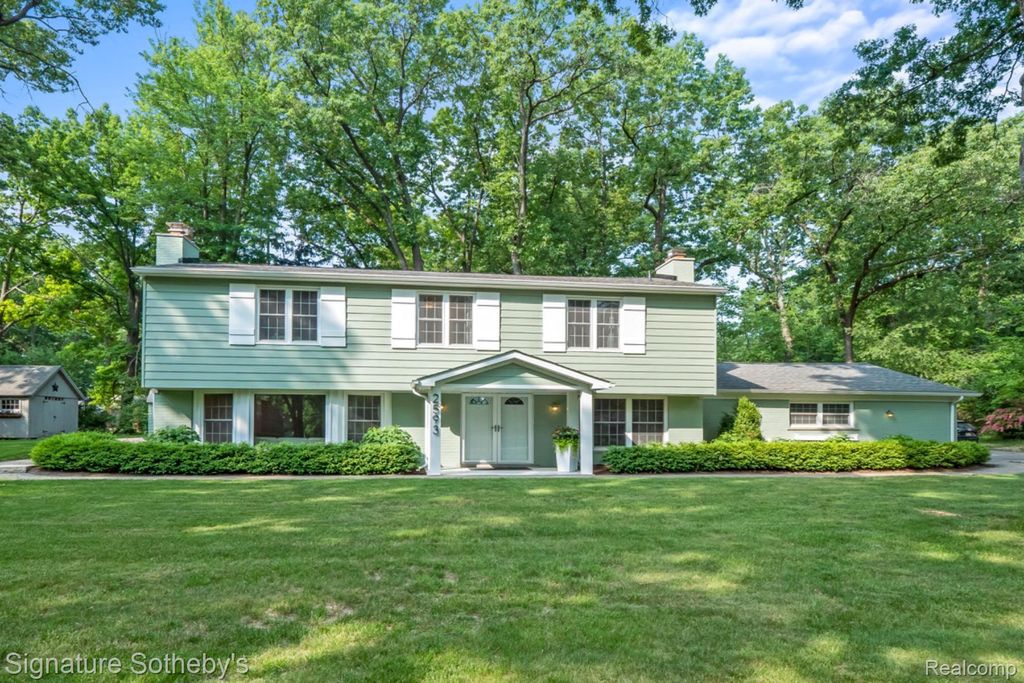 2593 S Christian Hills Drive, Rochester Hills city