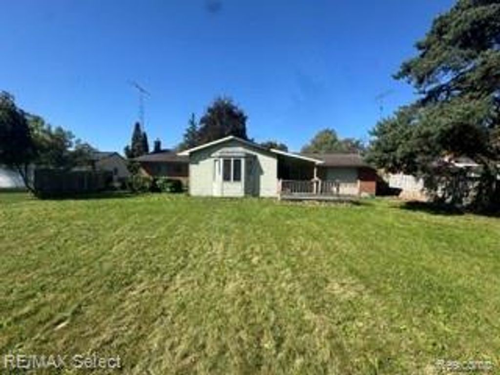 4483 Old Colony Drive, Flint