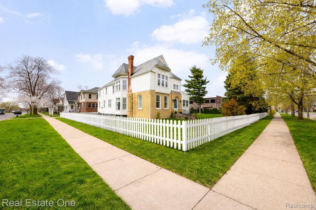 3352 4th, Wyandotte city