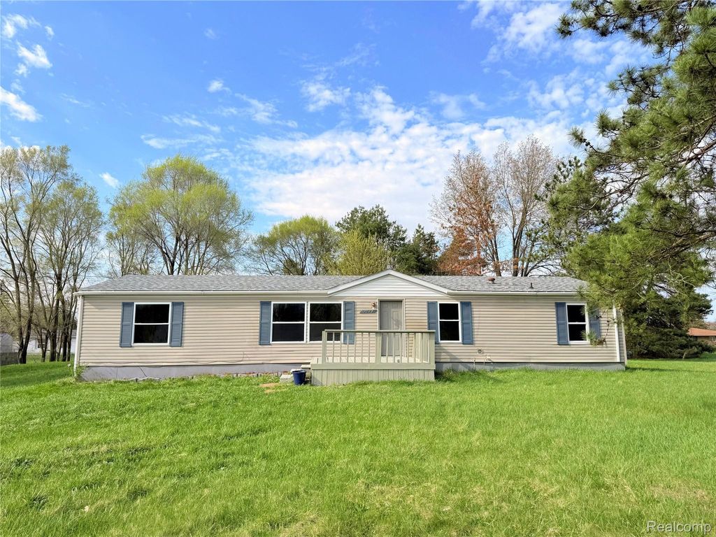 7033 E Mount Morris Road, Richfield township