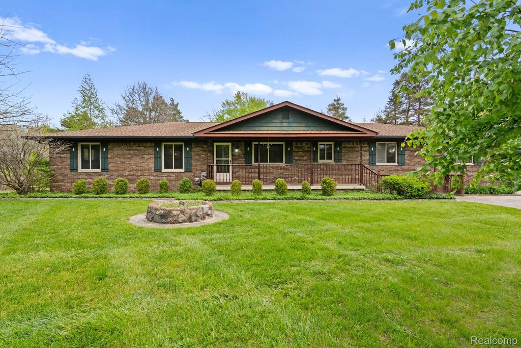 7540 Dexter Pinckney Road, Dexter