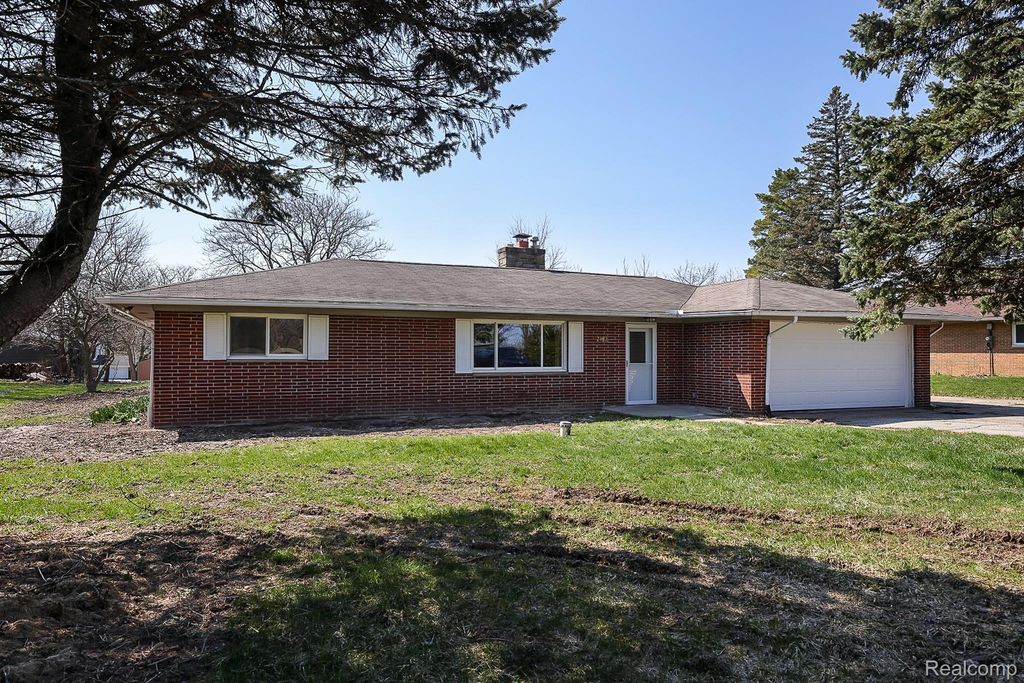2462 Green Acres Drive, Grand Blanc charter township