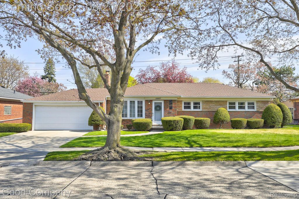 23107 N Rosedale Court, St. Clair Shores city