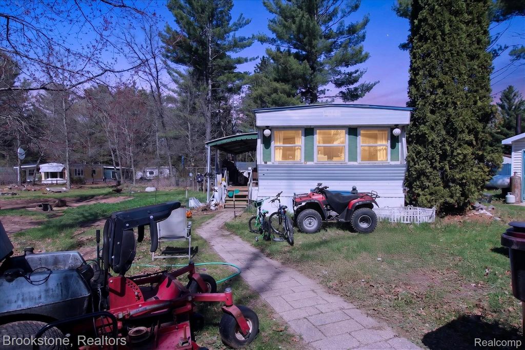 1891 Mina Road, Hayes township