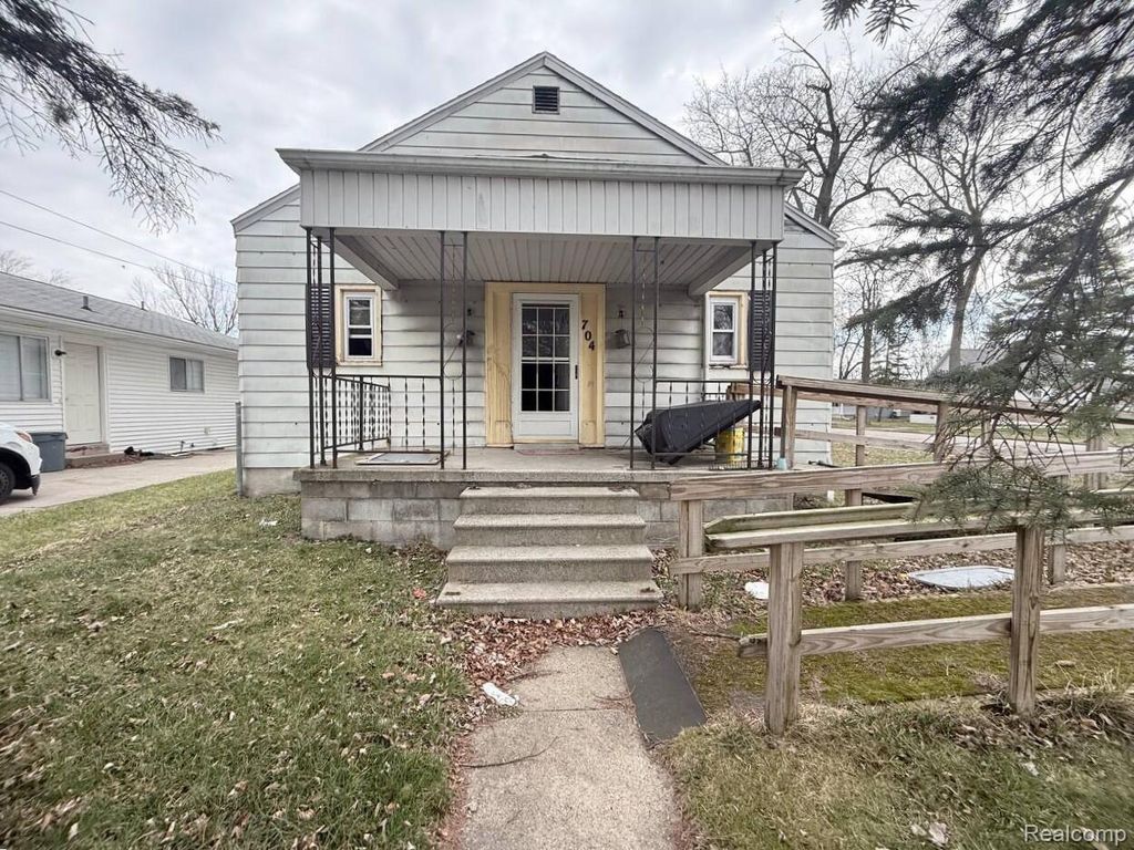 704 Vermont Street, Saginaw city