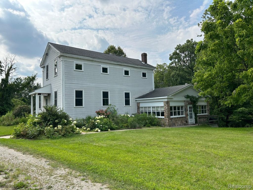 10470 N Rushton Road, Green Oak township