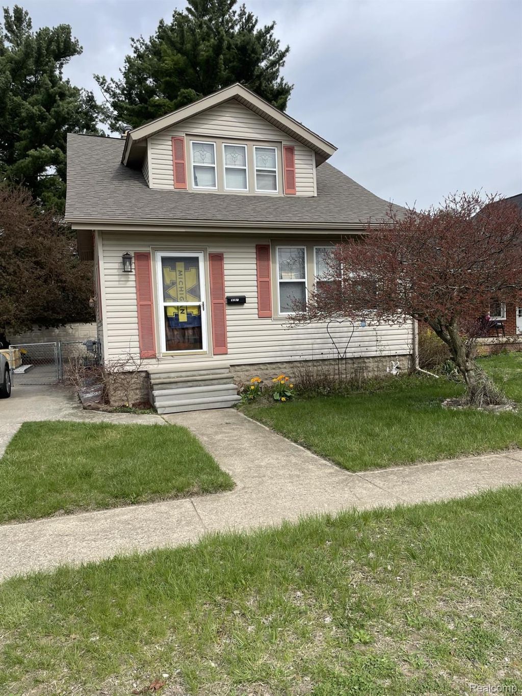45236 Deshon Street, Utica city