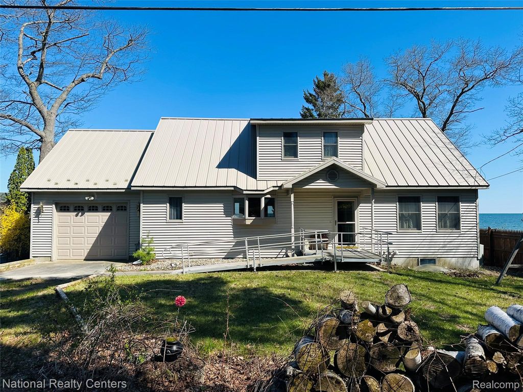 1390 N Us 23, East Tawas city